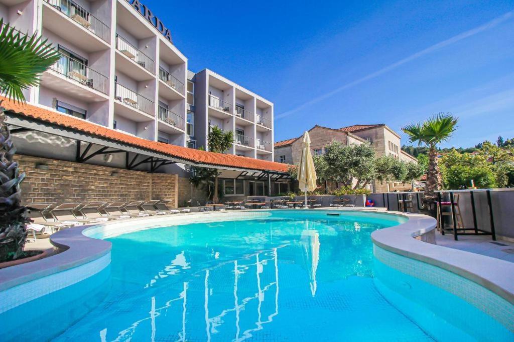 Hotel Lumbarda Buitenkant foto