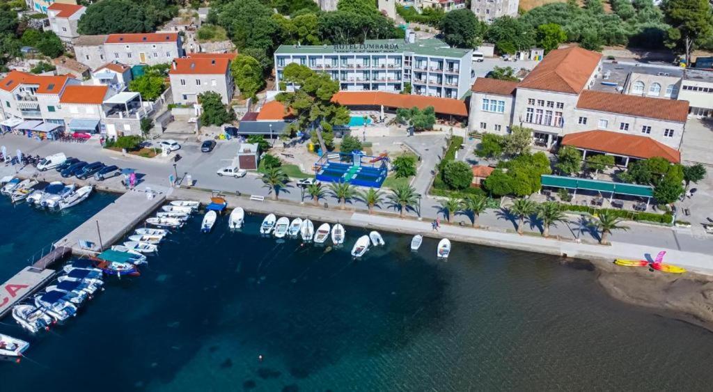 Hotel Lumbarda Buitenkant foto